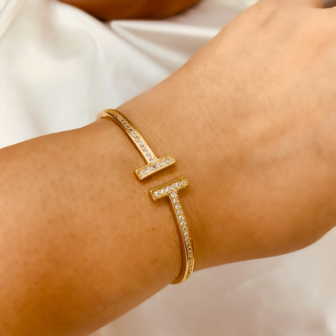 BRACELETE T COM ZIRCÔNIAS EM SEMIJOIA - comprar online