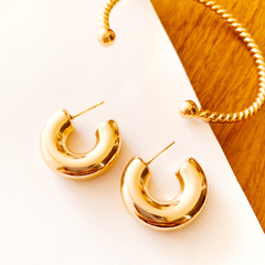 ARGOLA TUBO MÉDIA EM SEMIJOIA - Bijoux Maysa Úrsula