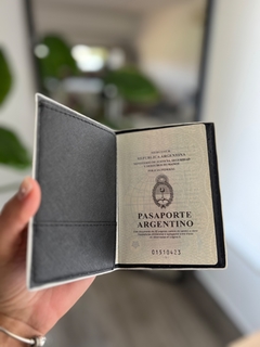 PORTA PASAPORTE VIAJERO - comprar online