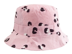 Piluso infantil con diseño animal print.
