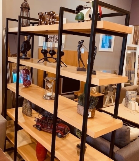 Biblioteca estilo industrial