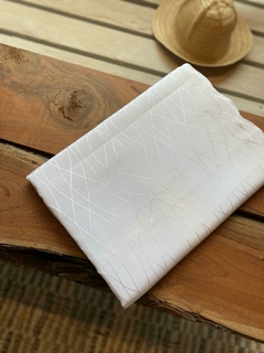 Mantel "ondas" poliester color blanco 150x3 - comprar online