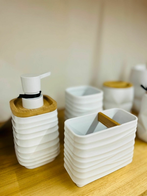 Set de baño acrilico blanco "Ondas"