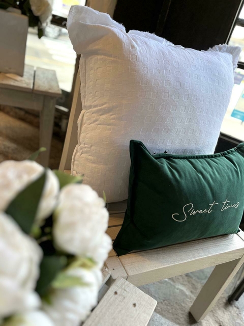 almohadon blanco tramado 70x70