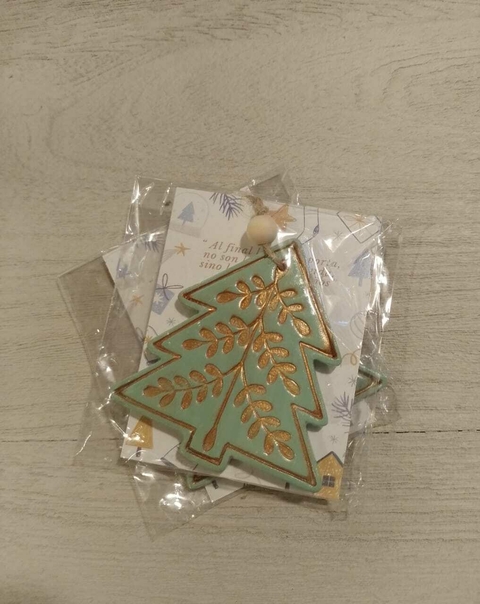 Arbol verde con hojas