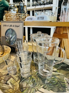 Jarra acrilico 2.3lt + 6 vasos