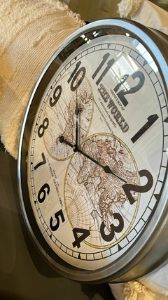 Reloj Plateado 51cm - comprar online