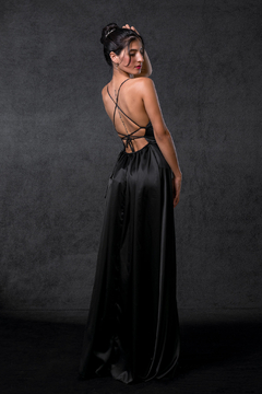 VESTIDO SENSACION DE SATEN CON TAJO - comprar online