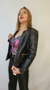 CAMPERA ENGOMADA CIERRE DORADO - comprar online