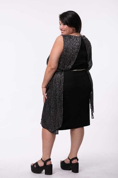 VESTIDO CORTO CON CAPA FLA en internet