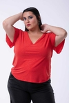 REMERA CON BRILLO ESCOTE EN V - comprar online