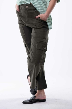 JEANS CARGO EVA JOSS en internet