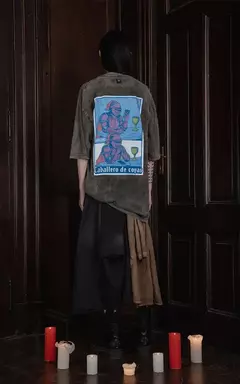 REMERA LUXO CABALLERO DE COPAS L0144 (65) en internet