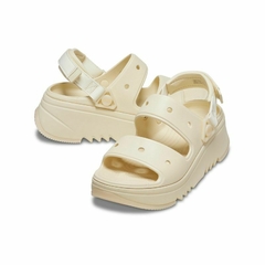 CROCS HIKER XSCAPE SANDAL VAINILLA D0017 (59) en internet