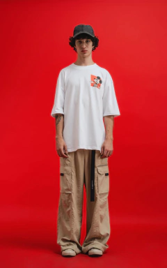 REMERA LUXO DISNEY GRAVE SITUATION L0106 (03)