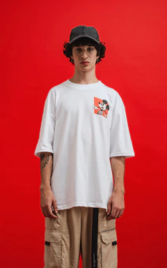 REMERA LUXO DISNEY GRAVE SITUATION L0106 (03) en internet