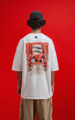 REMERA LUXO DISNEY GRAVE SITUATION L0106 (03)