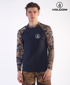 REMERA LYCRA VOLCOM SOLID CAMO UV50 20/08990