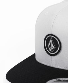 GORRA PLANA VOLCOM QUARTER TWILL XFIT IMP 25/7698 (03) en internet