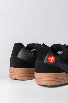 ZAPATILLA VISION SAAVY BLACK/GUM AR017 (A2) - Croma