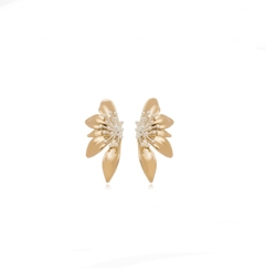 Conjunto Brinco e Anel Meia Flor Folheado Ouro - Maiorca Semijoias