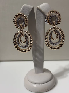 Brincos com design circular e zircônia cristal - comprar online
