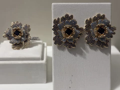 Conjunto Brinco Flor e Anel zircônia Safira e turmalina anel número 19