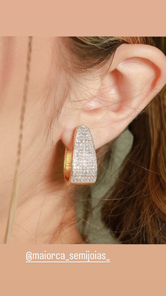 BRINCO ARGOLA CRAVEJADO ZIRCONIA CRISTAL FOLHEADO OURO - loja online