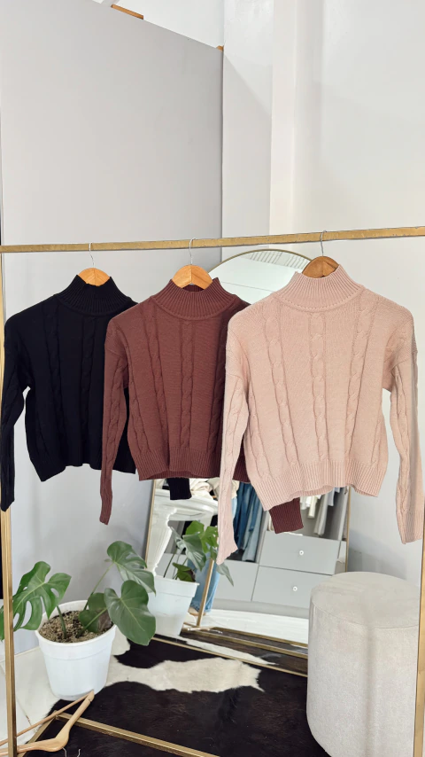 SWEATER POLERA TRENZADA EFECTO PIEL VREELAND