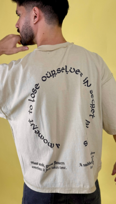 REMERA BOXY SECRET PLACES - comprar online