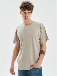 REMERA BASICA REGULAR en internet