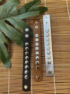Pulsera Cuero Fina Tachas - comprar online