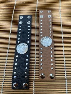Pulsera Cuero Esfera y Tachas