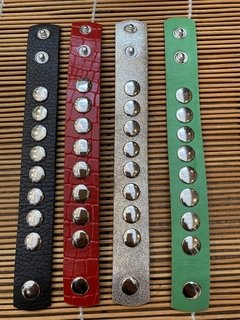 Pulsera Cuero Fina Tachas en internet