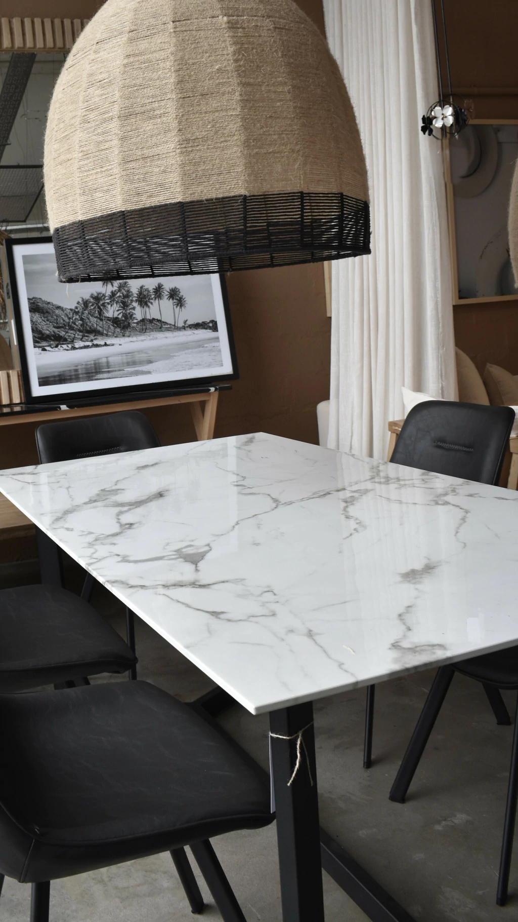 T4 Mesa de comedor BORNEO