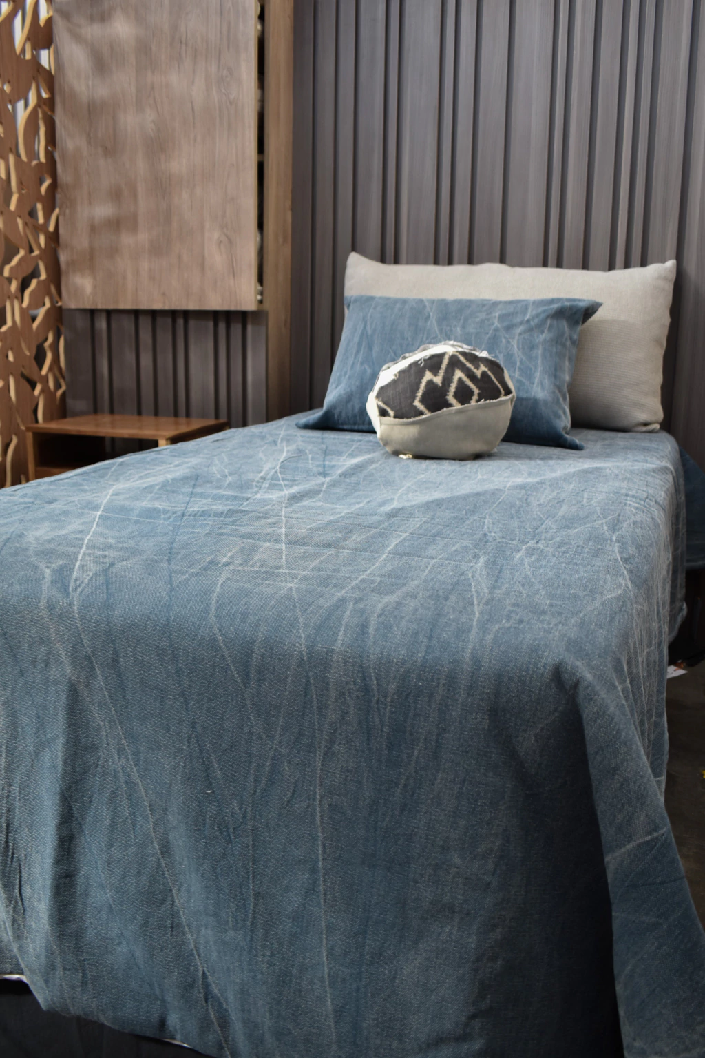 T2 Acolchado Twin premium ATLANTICO azul oscuro con almohadón