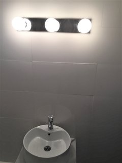 BASE RECTANGULAR CON 4 GLOBITOS BLANCA - RED SUR design