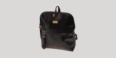 Mochila Negra Charol  IANJO - comprar online