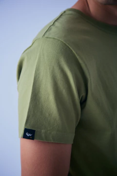 REMERA M/CORTA CENTRAL (CONSULTAR STOCK POR WHATSAPP) en internet