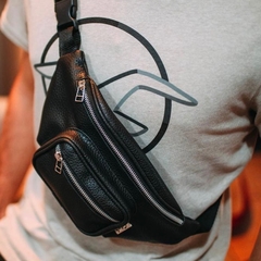 Riñonera Baires negro Flowter - Chula Minibags Mochilas y Accesorios con onda.