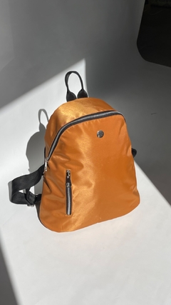 Mochila Munich Orange cinta negra clasica - comprar online