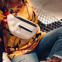 Riñonera Baires Blanca Flowter - Chula Minibags Mochilas y Accesorios con onda.