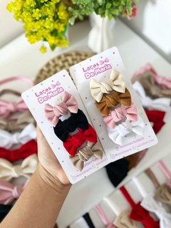 Mini lacinho veludo - 4,5cm no bico de pato