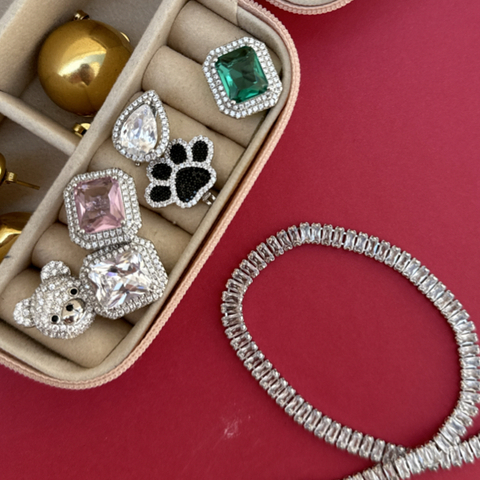 Pingentes cravejados