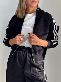 Campera Boston negra en internet