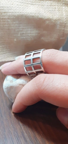 Anillo calado cuadrado - La isla