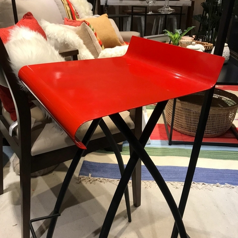 Banqueta metal roja. 76cm