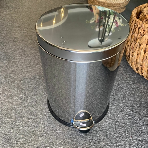 Cesto de residuos acero 12L. con freno.