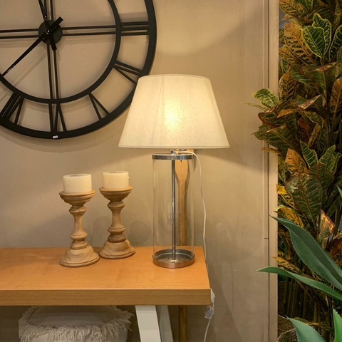 Lámpara de mesa Owo. Pantalla de lino