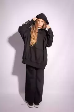 buzo negro Emilia oversize